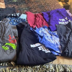 Women’s Graphic Tees Lot